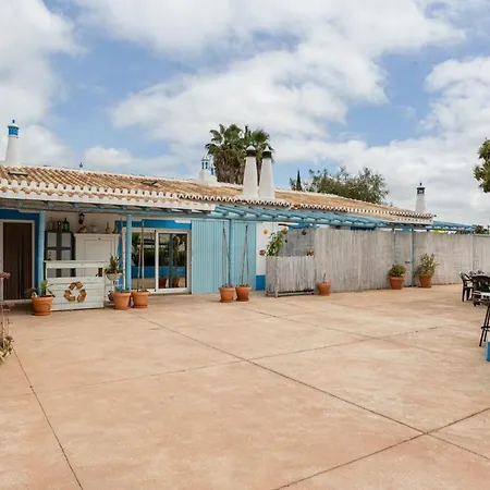 Altido Splendid Family House With Pool And Patio Lejlighed